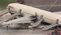 авария при посадке: боинг-777 не долетел до полосы в хитроу